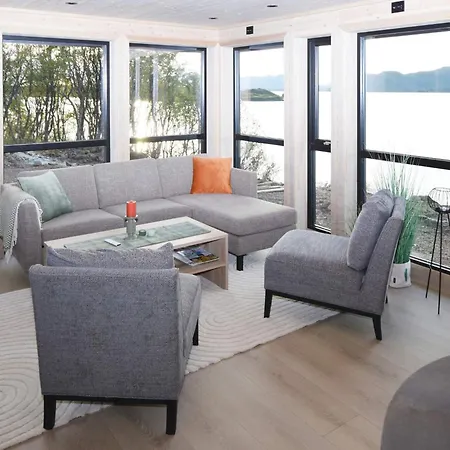 Prázdninový dům 5 Star In Stokmarknes Straumsjoen