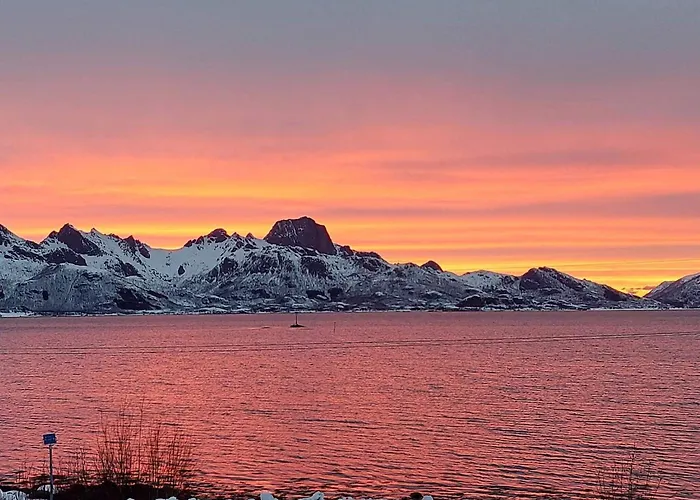 Hébergement de vacances 5 Star In Stokmarknes Straumsjoen