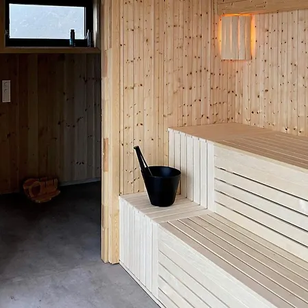 5 Star In Stokmarknes 펜션 Straumsjoen